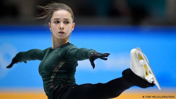 Rusa Kamila Valieva sí podrá seguir compitiendo en Pekín 2022