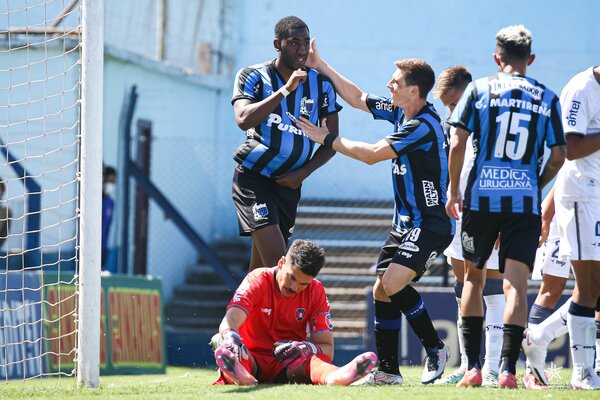 Liverpool y Fénix vuelan alto, Nacional vuelve al triunfo y Peñarol tropieza - El Independiente