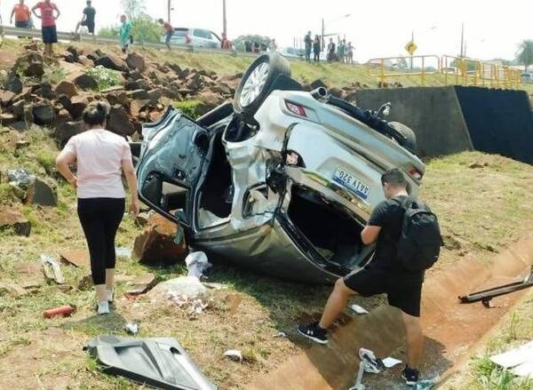 Crónica / Una familia hizo puré su camioneta y se salvaron de milagro