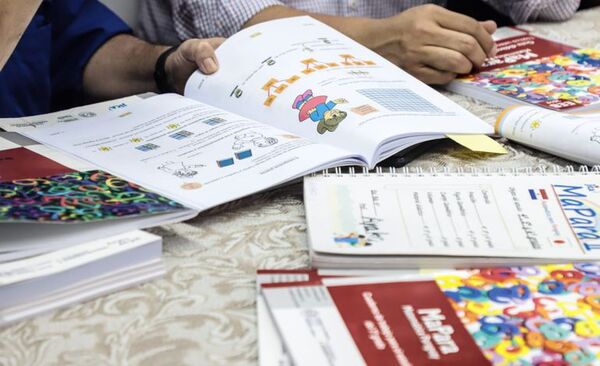 Denuncian venta de libros del MEC - Nacionales - ABC Color