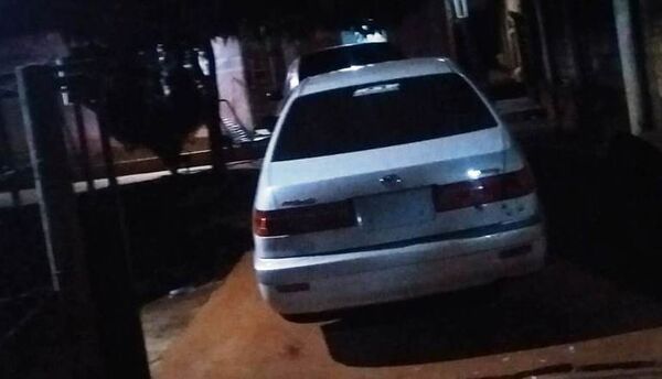 Acribillan vehículo estacionado en una vivienda en la capital de Alto Paraná - ABC en el Este - ABC Color