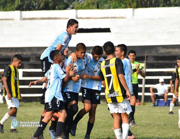 Sub 14: Cerro, Libertad, Resi y Guaireña, los líderes   - Fútbol - ABC Color