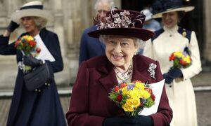 La reina Isabel lanza su propia marca de miel de abeja