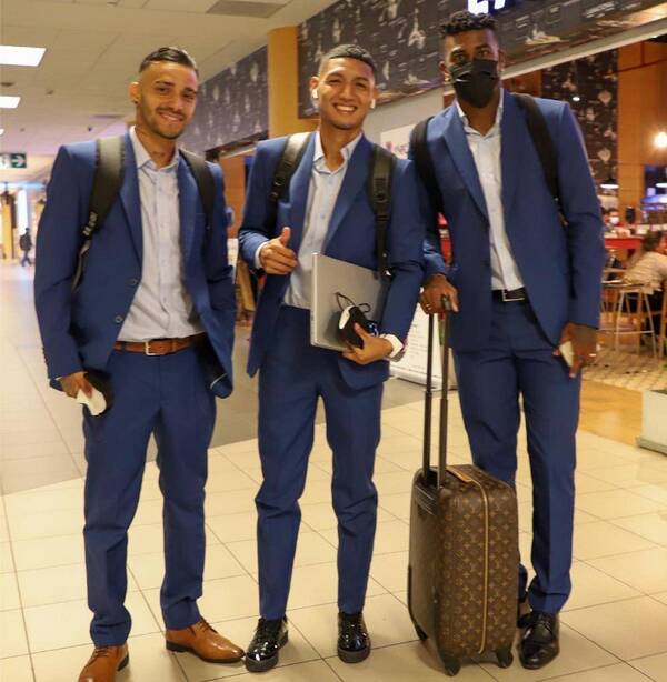 Crónica / Peruanos llegaron bien pitucos a Asunción para la revancha ante Olimpia