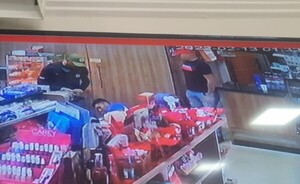 Vestido de recolector de basura asaltó estación de servicios