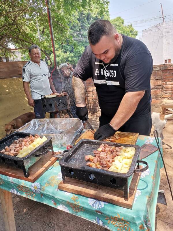 Crónica / La abuelita Pabla que ya es viral y hoy disfrutó de un rico asado