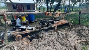 Grupo armado quema rancho en una estancia en Paso Barreto