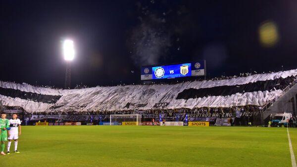 Noche de Copa en el Defensores del Chaco