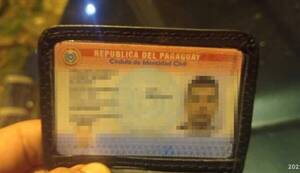 Crónica / Robó una camioneta pero "dejó" su "cérdula" al huir