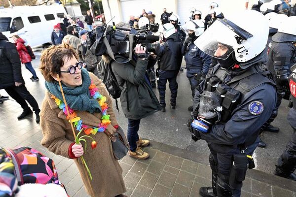 Trudeau invoca poderes de emergencia para controlar las protestas en Canadá - Mundo - ABC Color