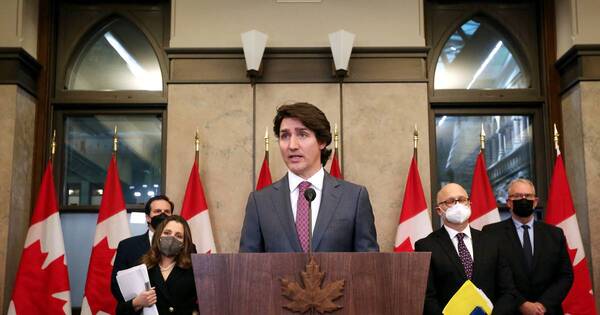 La Nación / Trudeau invoca ley de emergencias para frenar protestas