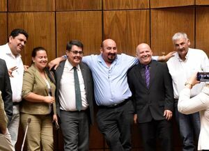 Diputados  llano-cartistas definen hoy si  apoyan el juicio  contra  Quiñónez - Nacionales - ABC Color