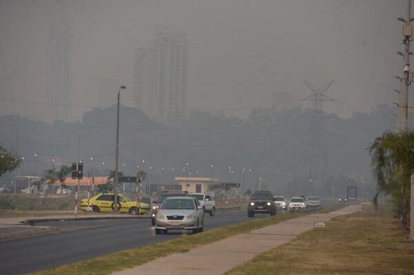 La calidad del aire en Paraguay es "insalubre" debido a los incendios y recomiendan no exponerse