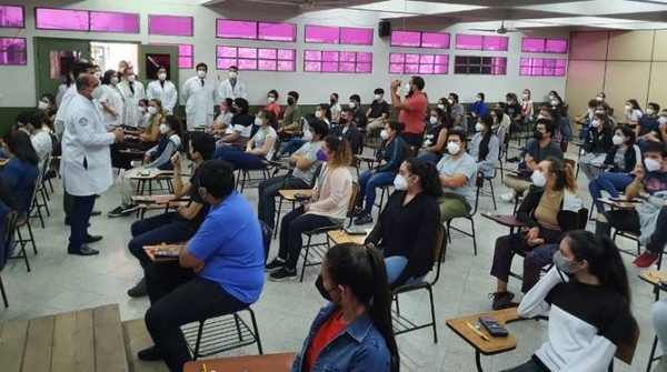 Diario HOY | Inician exámenes de admisión en Medicina UNA