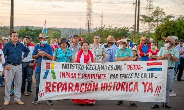 Ex obreros se manifiestan exigiendo pagos de beneficios no cobrados – Diario TNPRESS