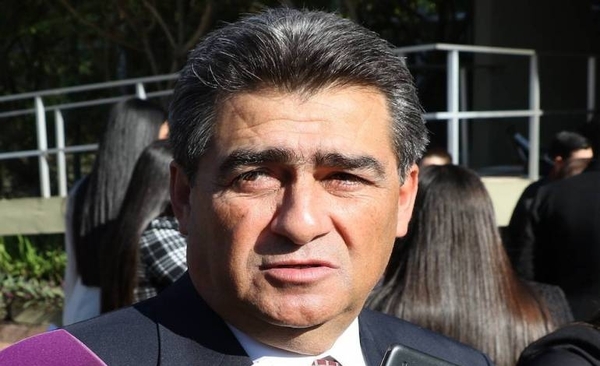 Diario HOY | Diputado apoya juicio a Quiñónez, pero desconoce las causales y admite trasfondo político