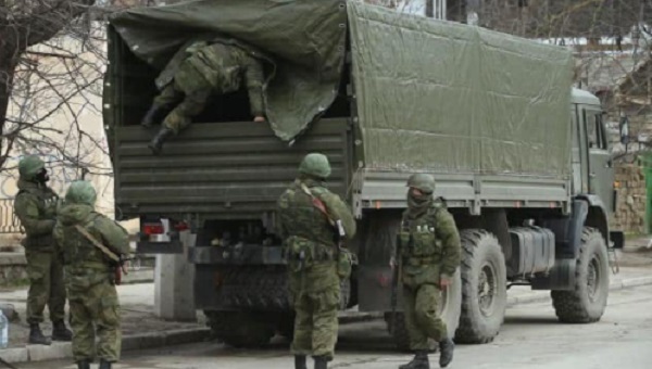 Ucrania: Rusia retira algunas tropas, pero simulacros siguen