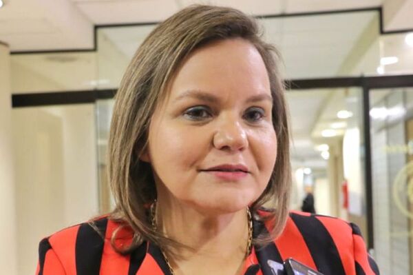 Samaniego cree que en el Senado habrá votos para destituir a Sandra Quiñónez