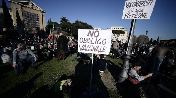 Rige en Italia la vacunación obligatoria para mayores de 50 años que no tuvieron Covid