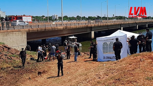 Hallan el cuerpo de una paraguaya arrojada al arroyo Zaimán en Posadas tras una discusión con su pareja