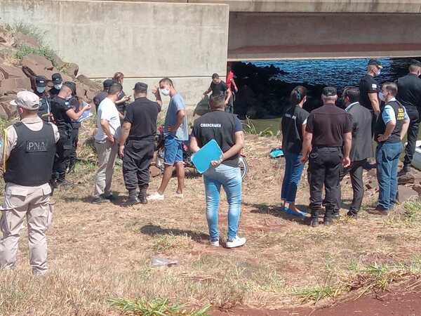 Posadas: buzos encontraron el cuerpo de paraguaya golpeada y arrojada al arroyo El Zaimán