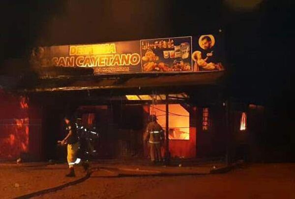 Incendios en Alto Paraná, dejan a dos familias en la calle - ABC en el Este - ABC Color