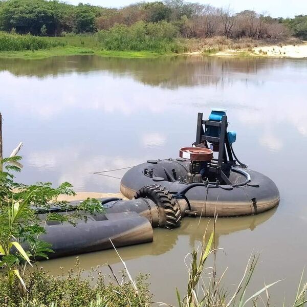 Pese a la prohibición sigue el bombeo de agua del Tebicuary hacia los arrozales - Nacionales - ABC Color