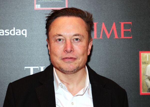 Elon Musk dona 5 millones de acciones de Tesla sin decir a quién