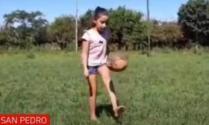 Niña sorprende por su gran dominio de pelota con picaditas – Prensa 5