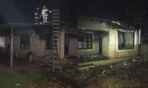 Incendio destruye vivienda de un policía en José Domingo Ocampos – Prensa 5