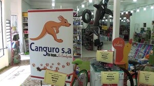 Supermercado "El Canguro" sorteó un terreno por el día de los enamorados