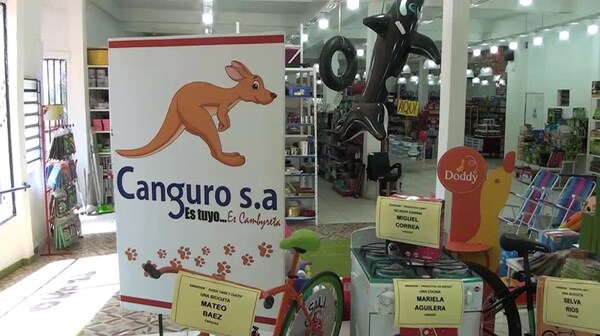 Supermercado "El Canguro" sorteó un terreno por el día de los enamorados