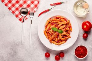 Acompañá tus pastas con esta rápida salsa arrabiata - Gastronomía - ABC Color
