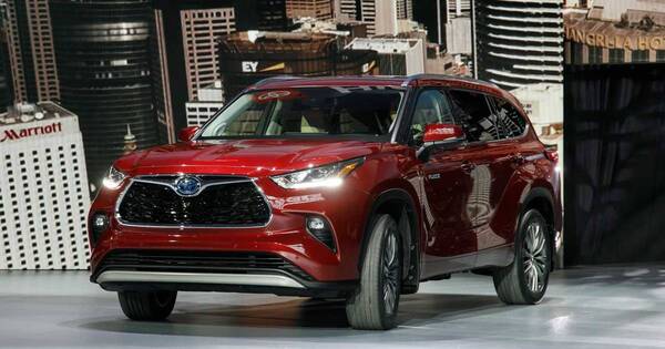 La Nación / Toyota, nuevo líder de ventas de automóviles en EEUU