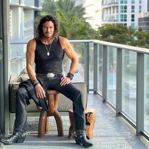 Mario Cimarro muestra su casa y asegura: “Pasión de Gavilanes cambió mi vida” - Gente - ABC Color