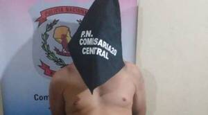 Crónica / Fue detenido tras hacer tiros al aire, escupir y tirar plata a polis