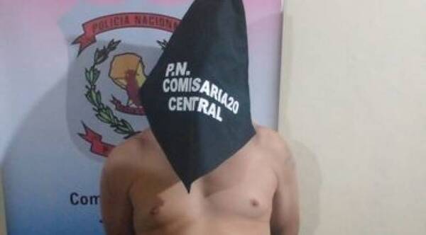 Crónica / Fue detenido tras hacer tiros al aire, escupir y tirar plata a polis