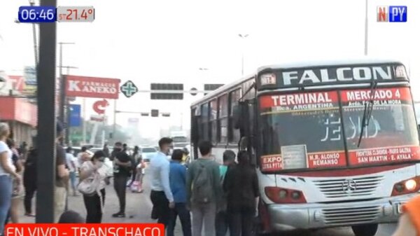 Escasez de buses atormenta a usuarios | Noticias Paraguay