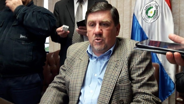Blas Llano recuerda a Efraín que «no existen los mandatos imperativos»