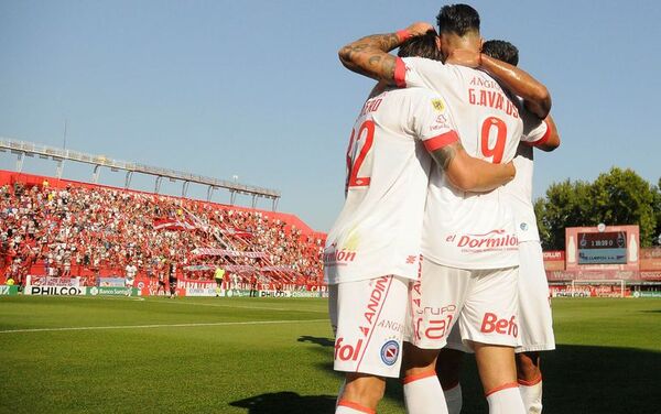 Gabriel Ávalos y el doblete para la goleada de Argentinos Juniors - Fútbol Internacional - ABC Color