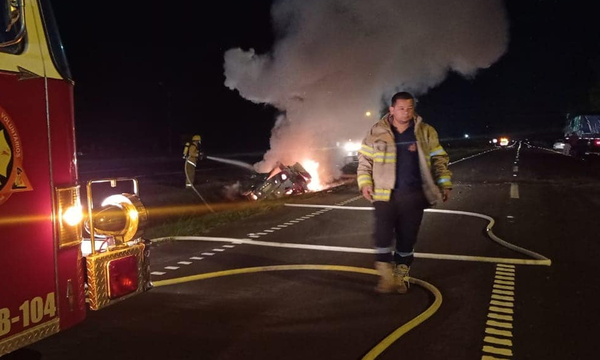 Policía muere calcinado tras chocar e incendiarse su vehículo - OviedoPress
