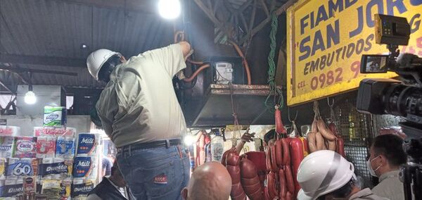 Mercado 4: Municipalidad y ANDE verifican conexiones para prevenir incendios - Nacionales - ABC Color