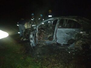 Luque: Hallan vehículo en llamas en baldío - Nacionales - ABC Color