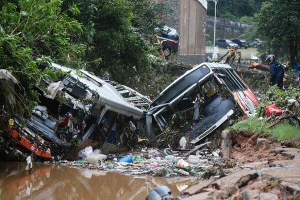 Al menos 35 muertos en Brasil por el fuerte temporal que azotó Petrópolis