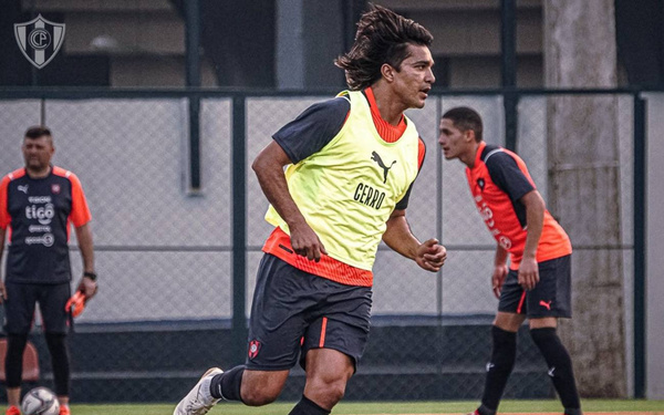 Crónica / Moreno Martins hace dos goles en la práctica y podría arrancar de titular