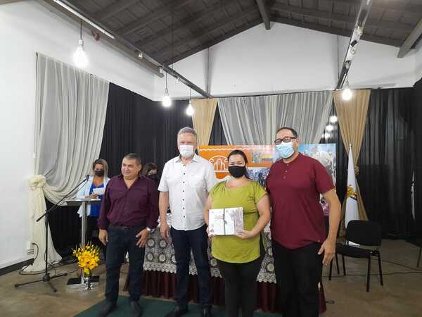 Muncipio y PROTEATRO entrega reconocimiento a artistas y voluntarios de "Fuego Sobre Agua"