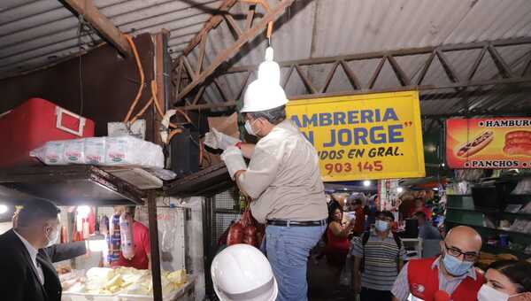 Municipalidad y ANDE inician trabajos de revisión de conexiones eléctricas en el Mercado 4 - .::Agencia IP::.