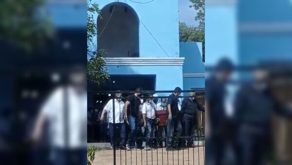 No le dieron rezo final a abue, pero sí a político