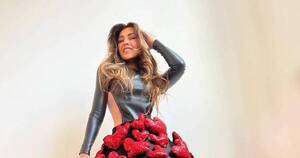 La Nación / Thalía enamoró a sus fans con su vestido de corazones en San Valentín