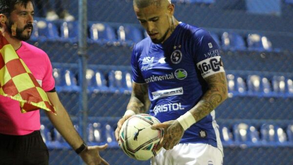 Víctor Ayala tiene nuevo equipo